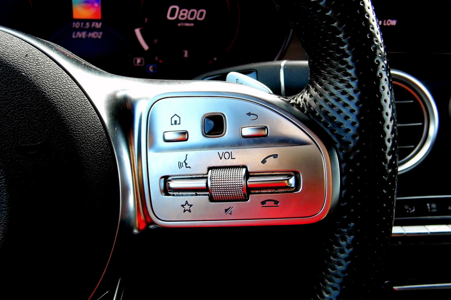 Used 2021 Mercedes-Benz GLC 300 w/ AMG Line image 13