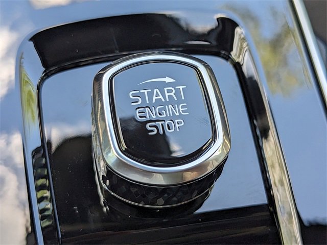 New 2025 Volvo XC90 B6 Core w/ Climate Package image 31