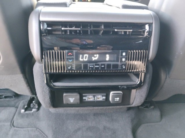 New 2025 Jeep Wagoneer L 4WD w/ Convenience Group I image 14