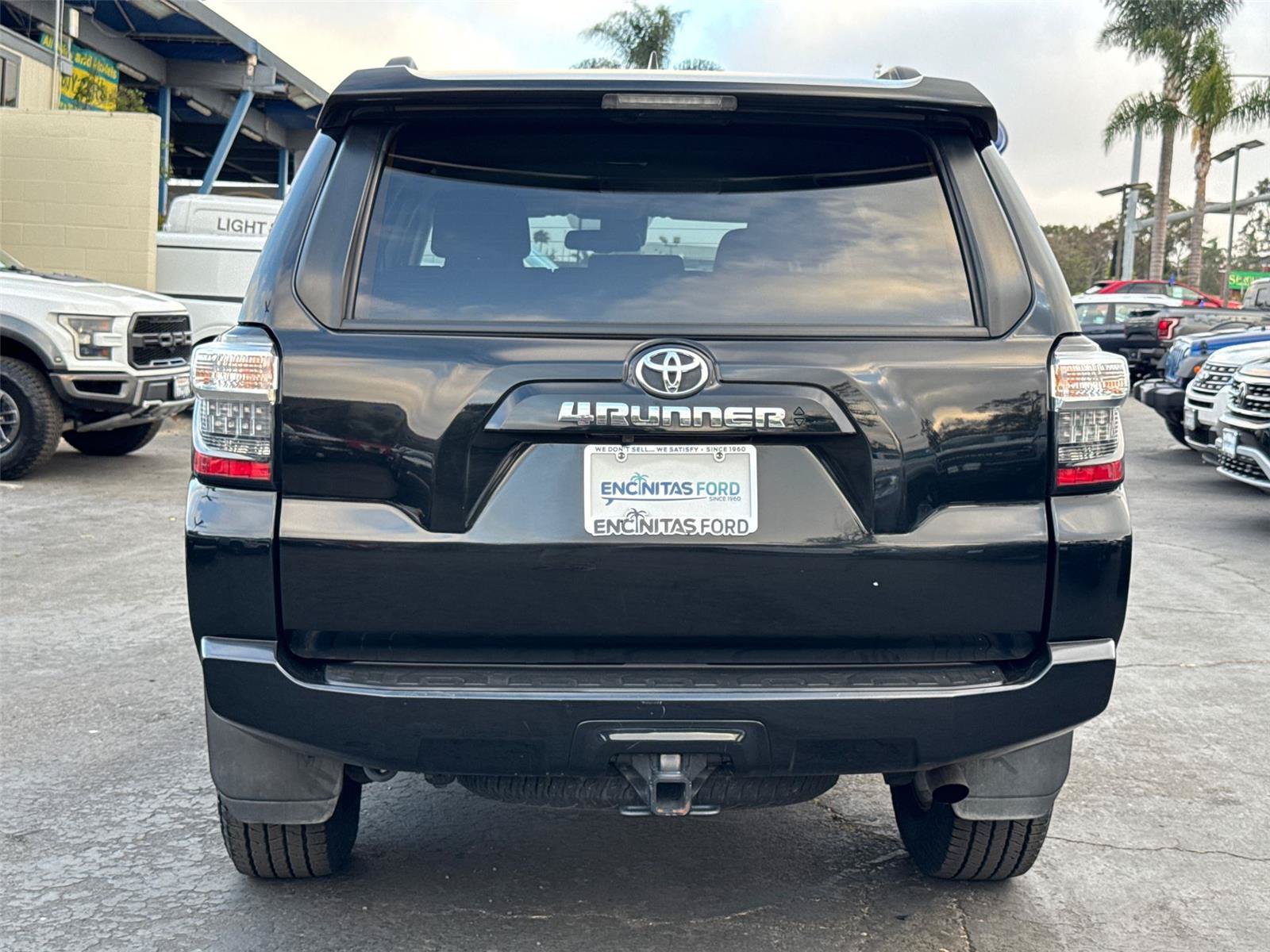 Used 2024 Toyota 4Runner SR5 AWD/4WD image 10