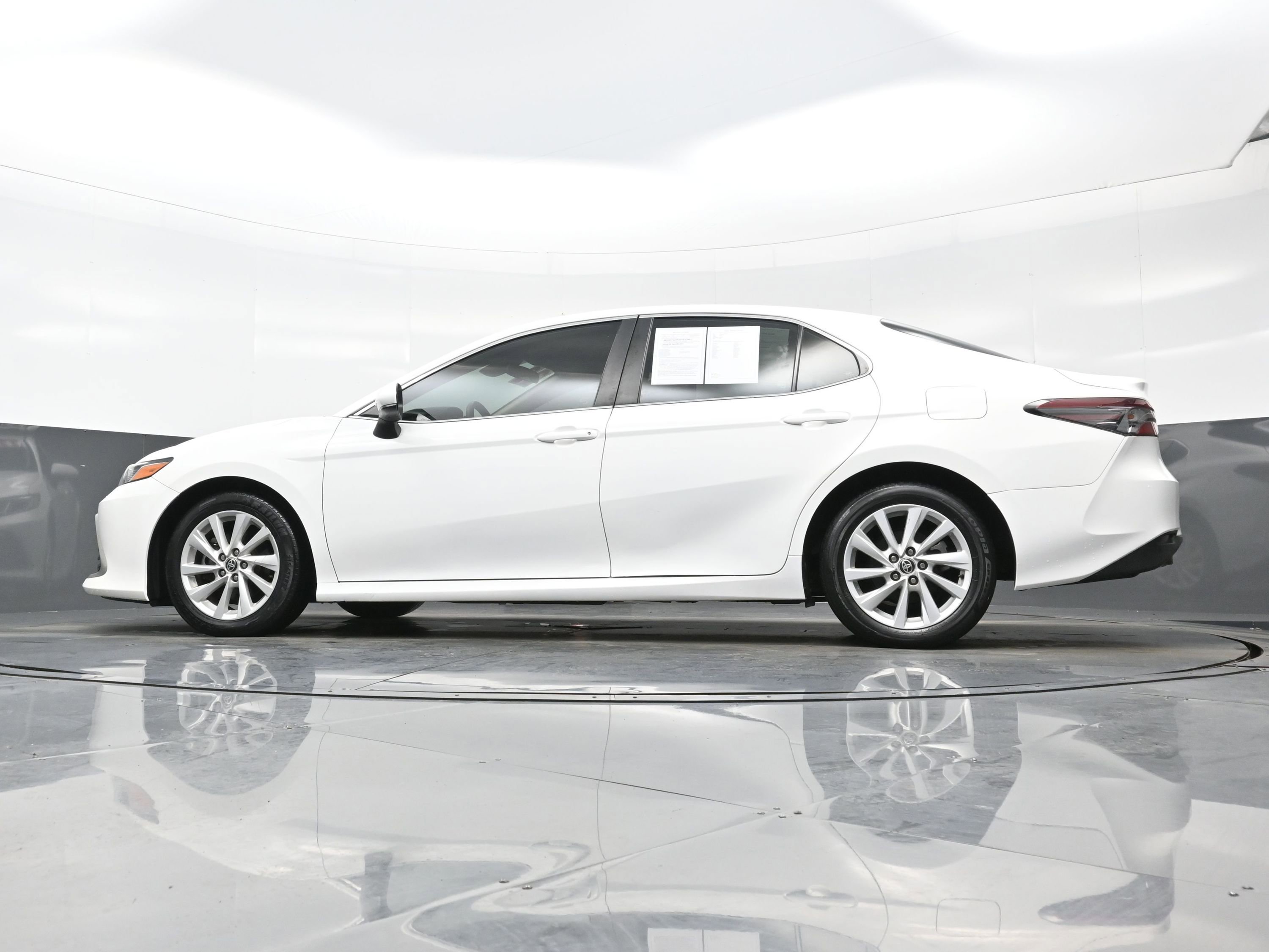 Used 2022 Toyota Camry LE image 26