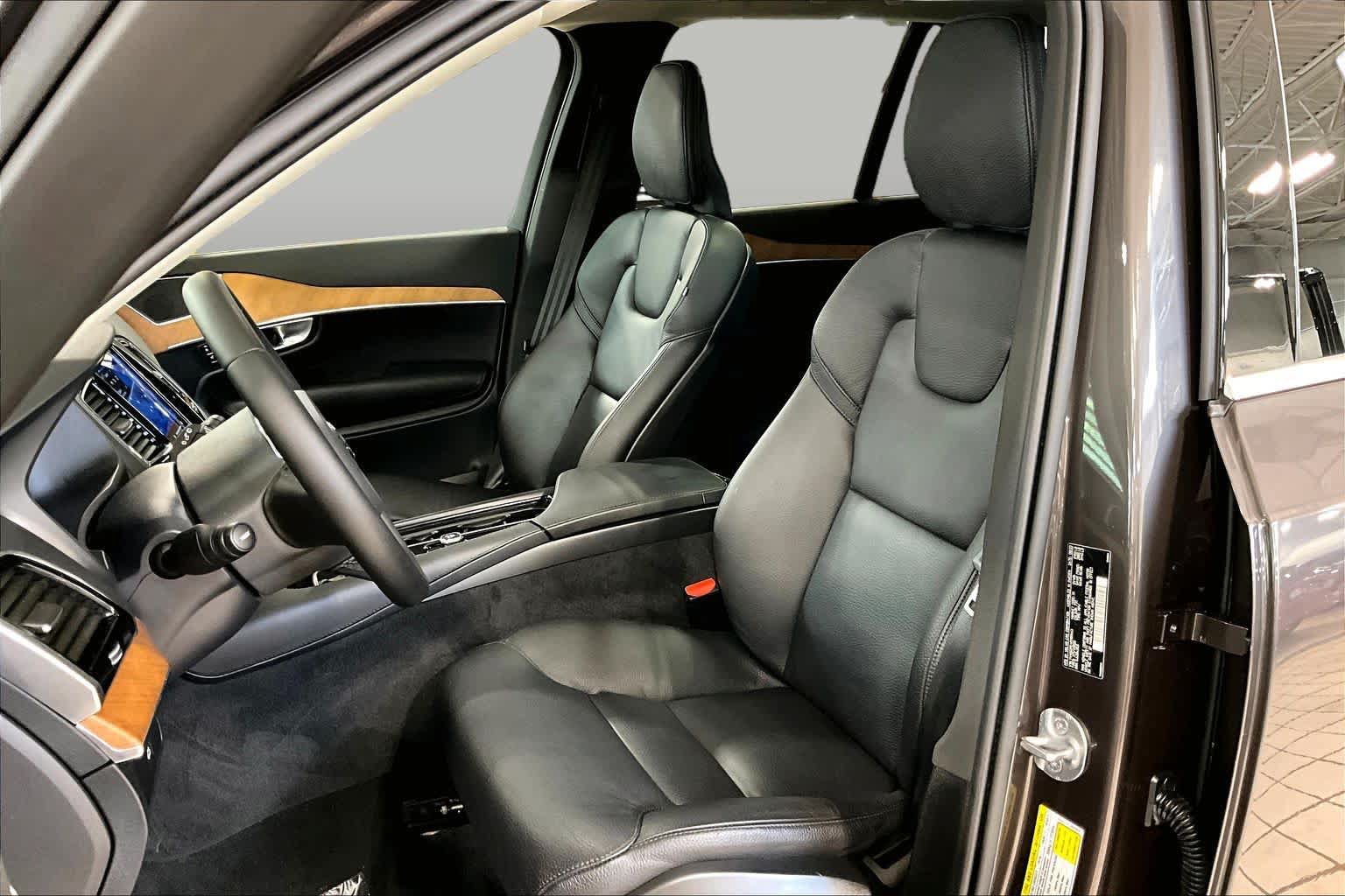Certified 2024 Volvo XC90 B6 Plus w/ Protection Package Premier AWD/4WD image 9