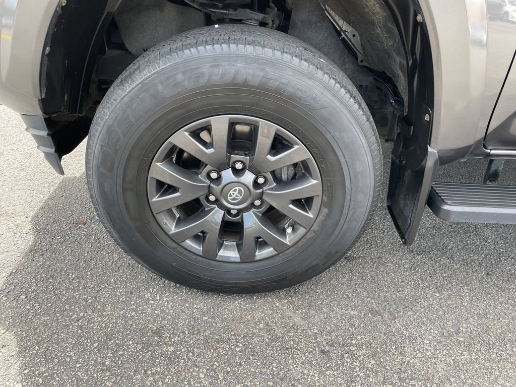 Certified 2022 Toyota Tacoma SR5 w/ SR5 Appearance Package (SM) AWD/4WD image 9