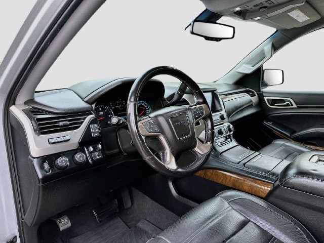 Used 2019 GMC Yukon XL Denali w/ Denali Ultimate Package AWD/4WD image 9