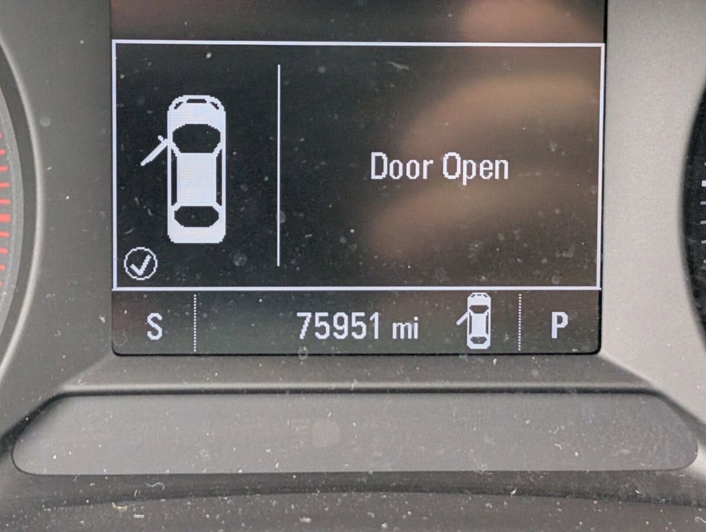 Used 2022 Chevrolet TrailBlazer LT FWD image 25