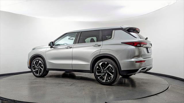 Used 2024 Mitsubishi Outlander SE image 6