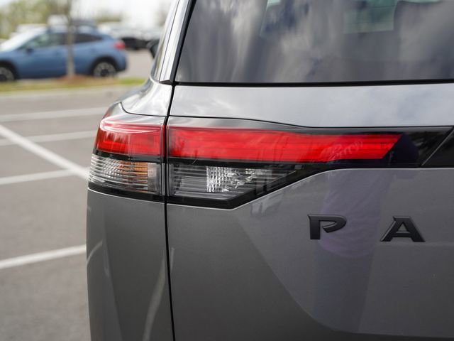 Used 2023 Nissan Pathfinder SV w/ Black Appearance Package image 38