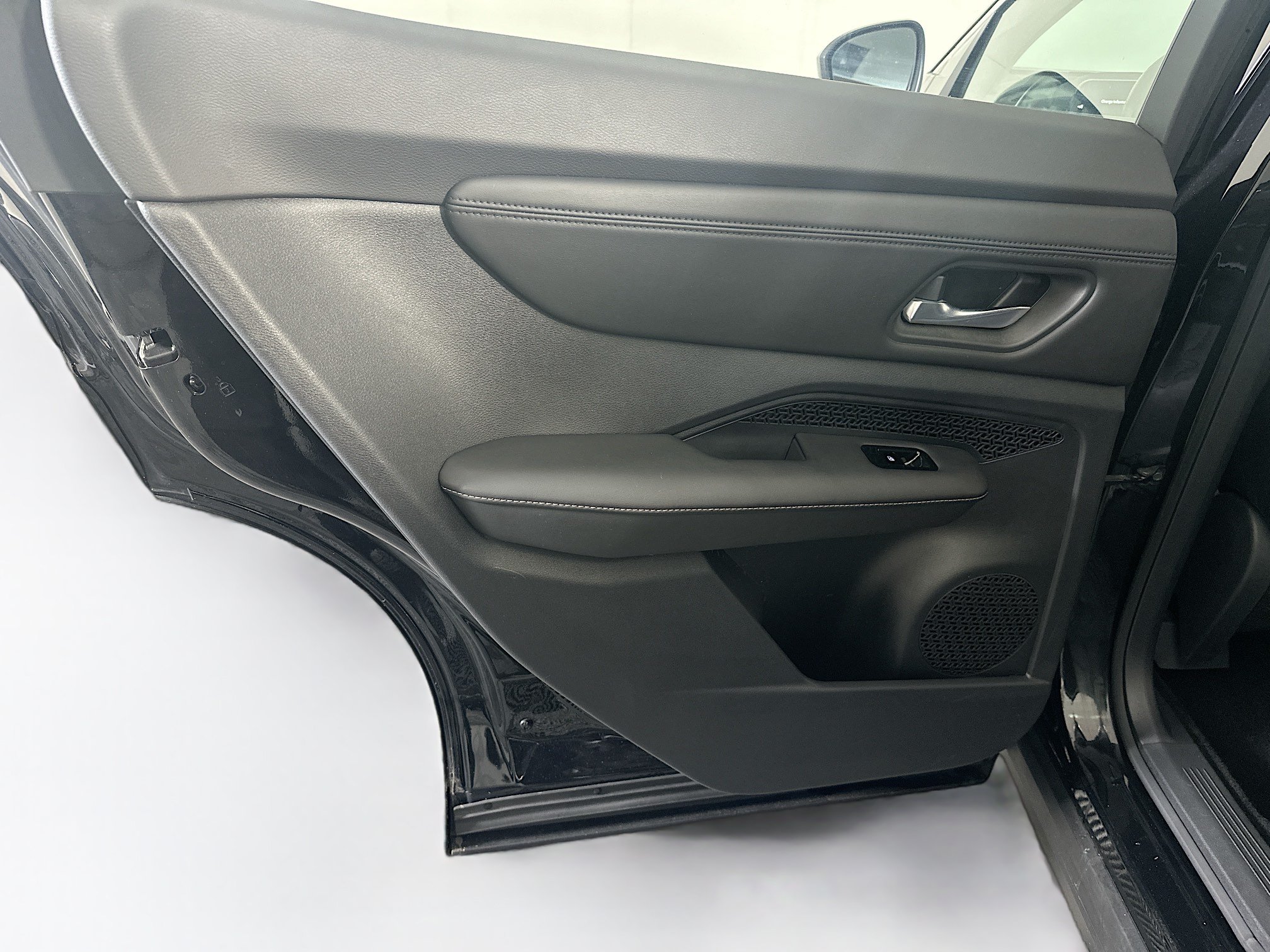 Used 2023 Nissan Ariya FWD image 27