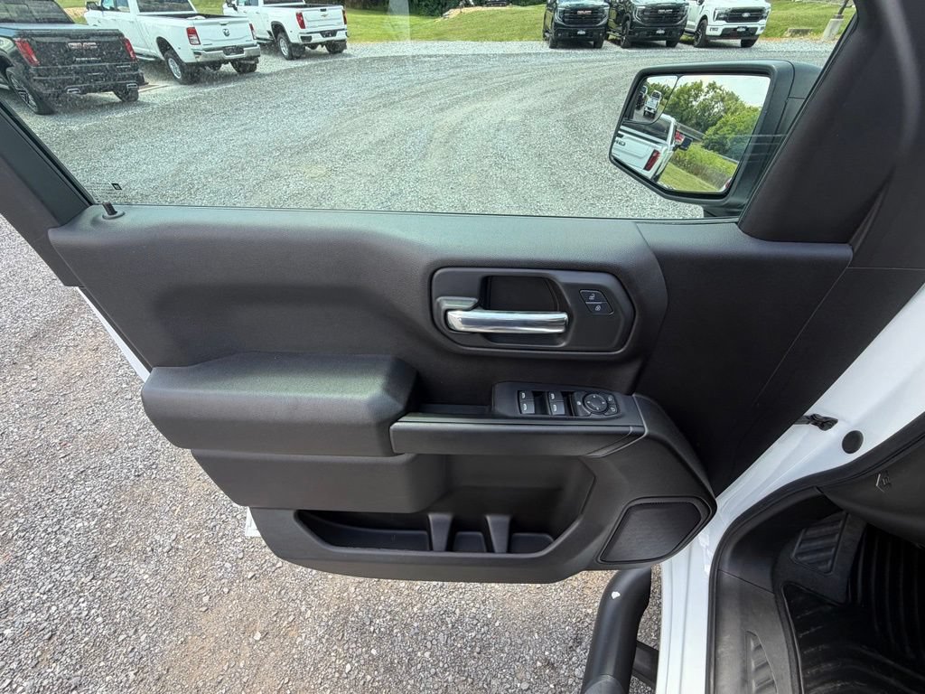 Used 2024 Chevrolet Silverado 1500 Custom w/ Dark Appearance Package AWD/4WD image 4
