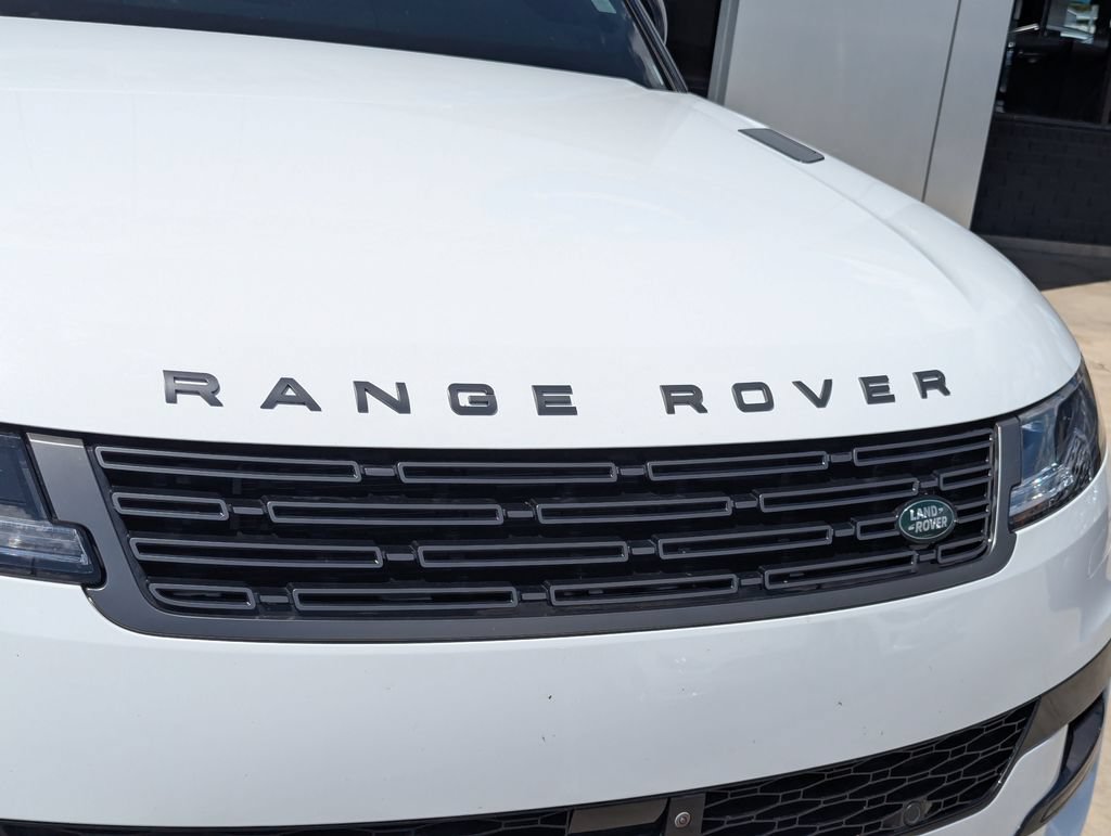 Used 2025 Land Rover Range Rover Sport SE AWD/4WD image 11