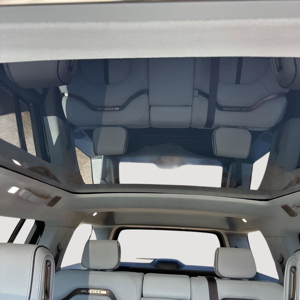 Used 2024 Rivian R1S Adventure image 21