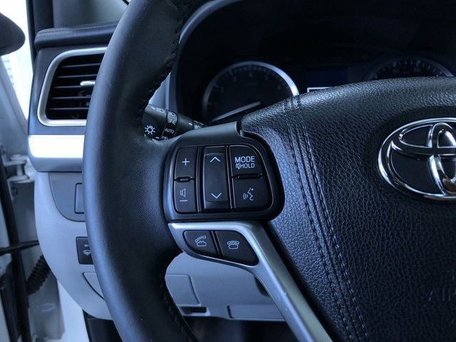 Used 2016 Toyota Highlander Limited image 28