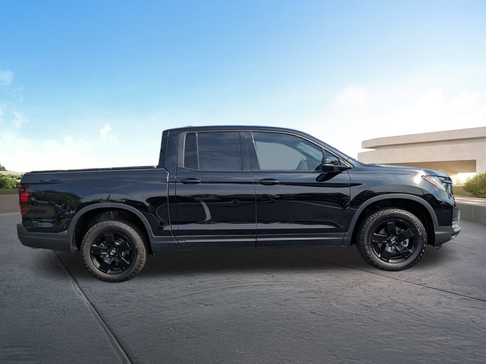 Used 2025 Honda Ridgeline Black Edition image 3