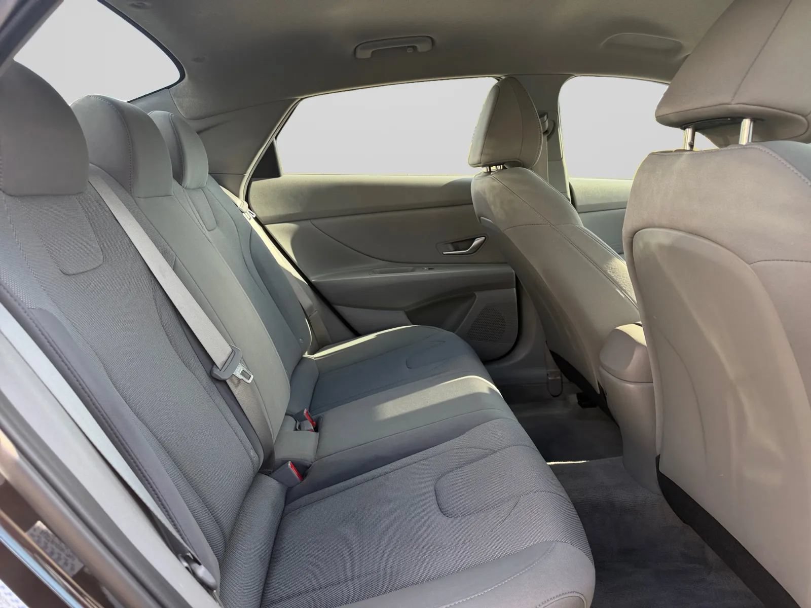 Used 2023 Hyundai Elantra SE w/ Preferred Accessory Package FWD image 30