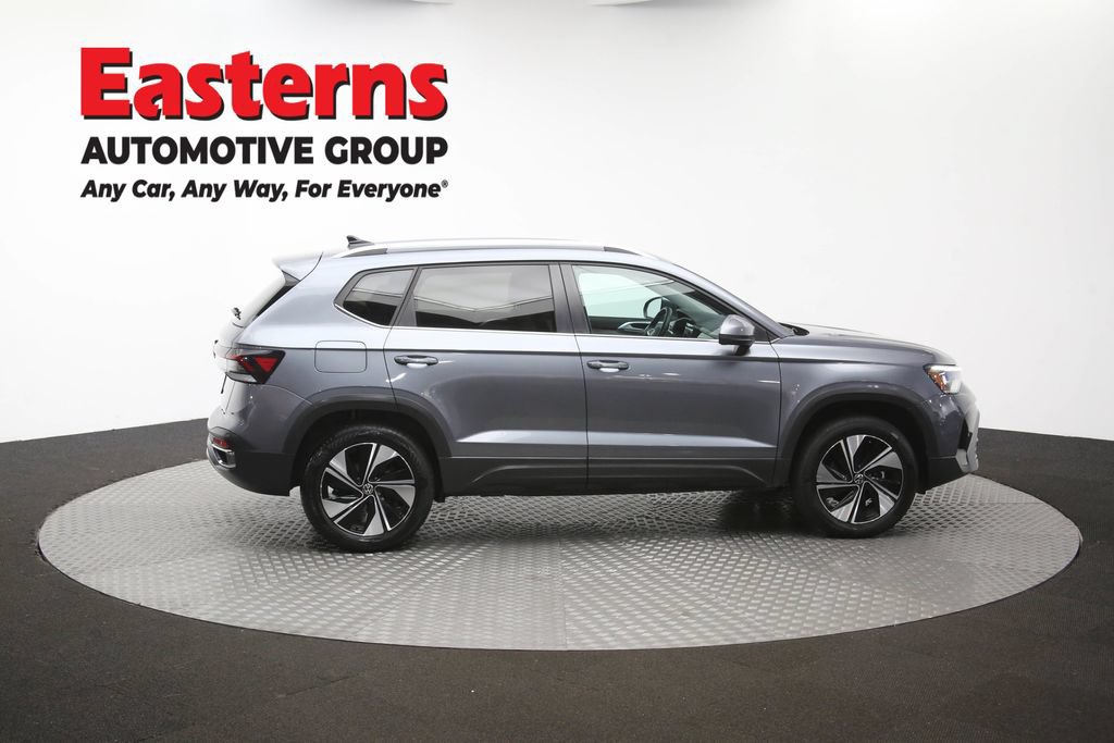 Used 2025 Volkswagen Taos SE AWD/4WD image 43