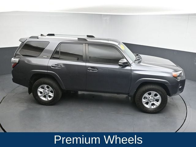 Used 2022 Toyota 4Runner SR5 Premium w/ Moonroof Package AWD/4WD image 24