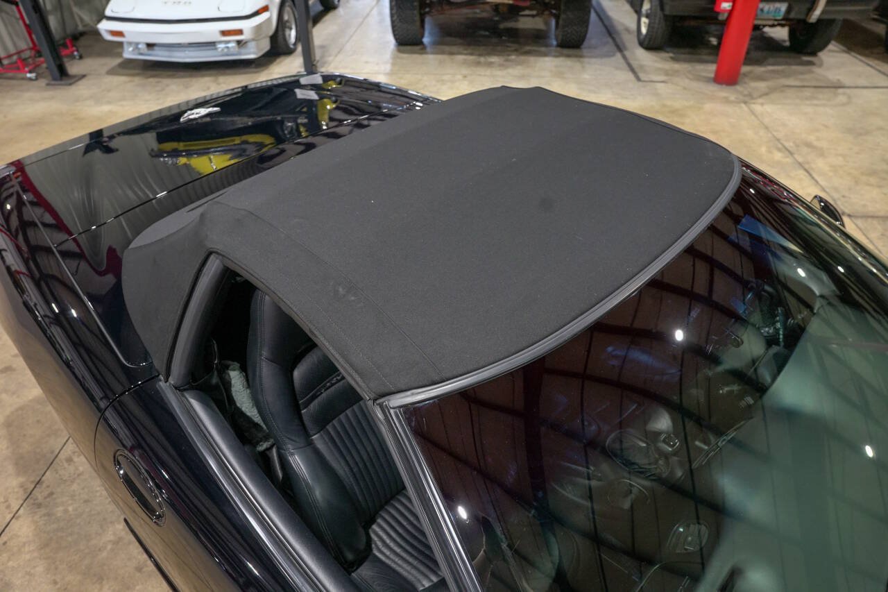 Used 2003 Chevrolet Corvette Convertible w/ Preferred Equipment Group1 RWD image 33