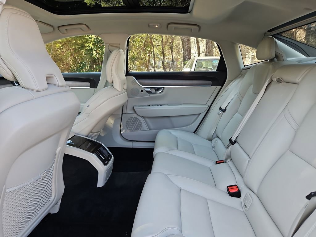 Used 2024 Volvo S90 B6 Ultimate image 29