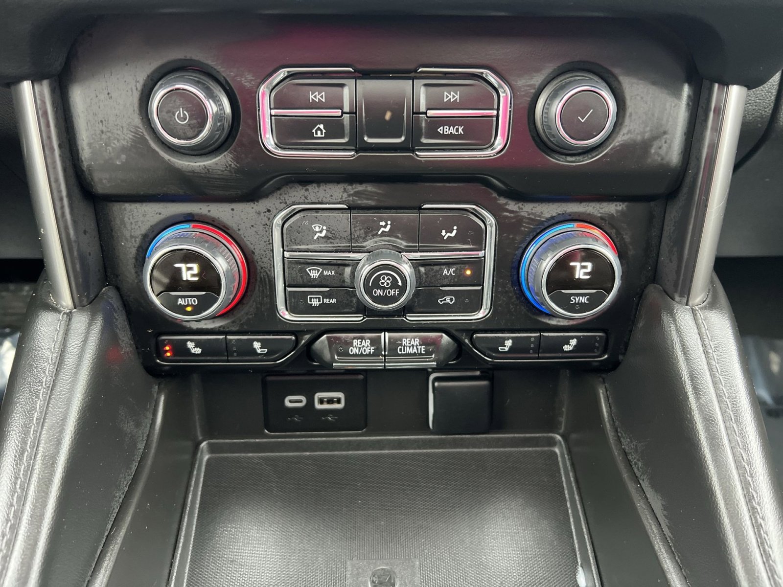 Used 2023 Chevrolet Tahoe Z71 w/ Luxury Package image 21