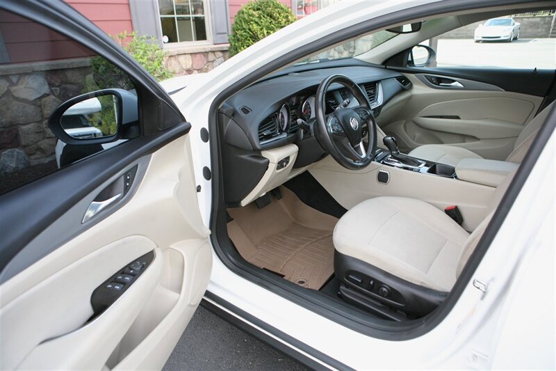 Used 2018 Buick Regal Preferred AWD/4WD image 8