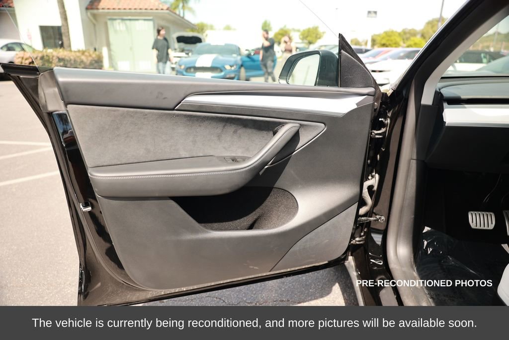 Used 2024 Tesla Model Y Performance image 16