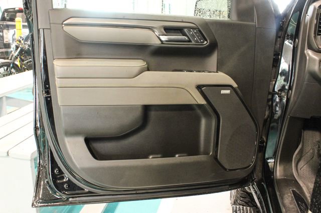 Used 2025 Chevrolet Silverado 1500 ZR2 w/ Technology Package AWD/4WD image 9