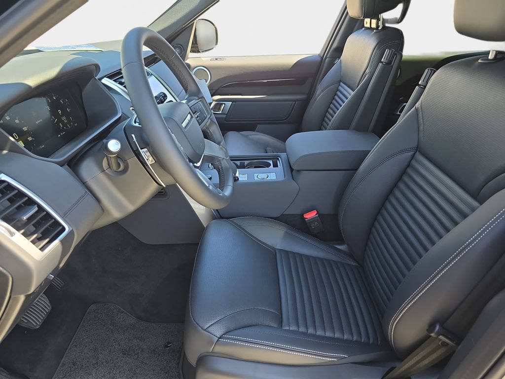 New 2026 Land Rover Discovery S AWD/4WD image 17