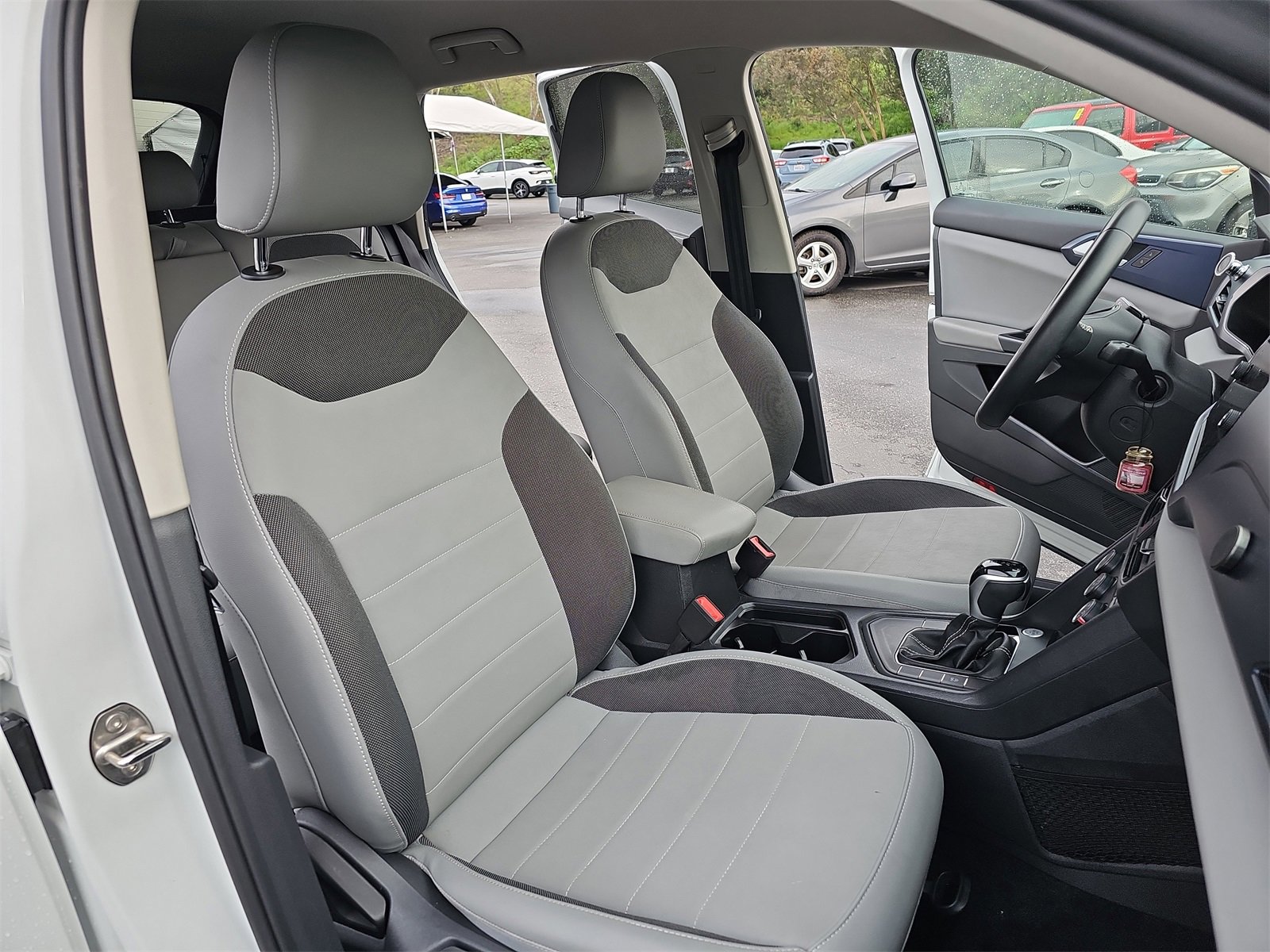 Used 2022 Volkswagen Taos SE image 10