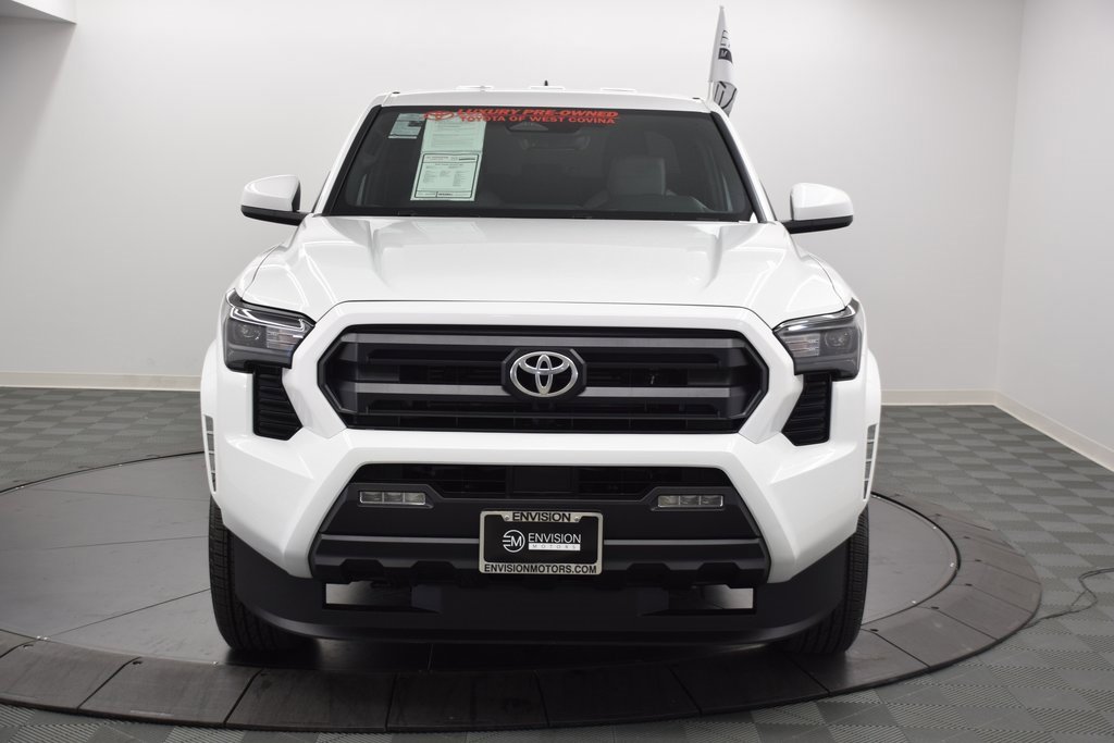 Used 2025 Toyota Tacoma SR5 image 4
