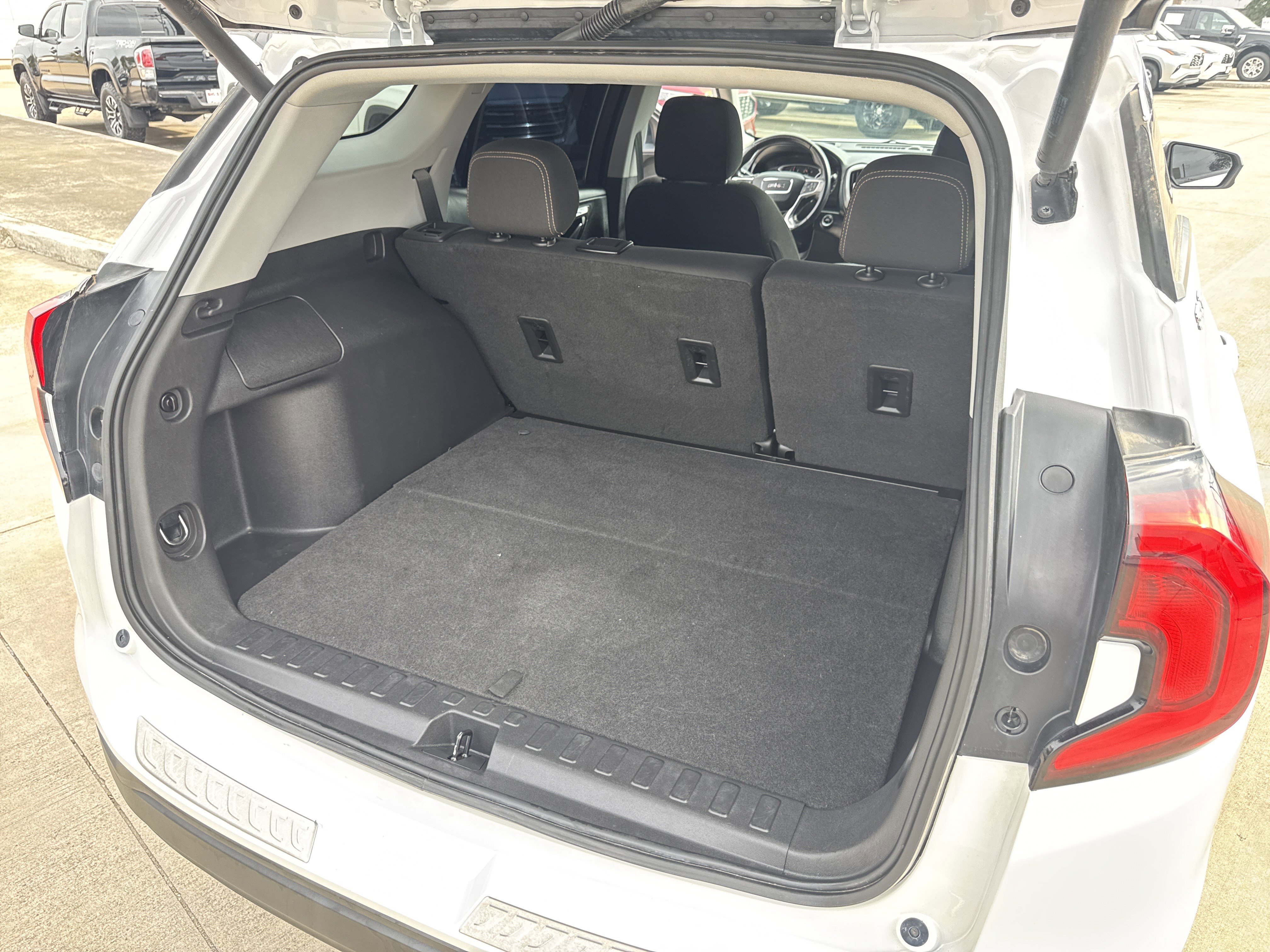 Used 2021 GMC Terrain SLE w/ Driver Convenience Package image 39