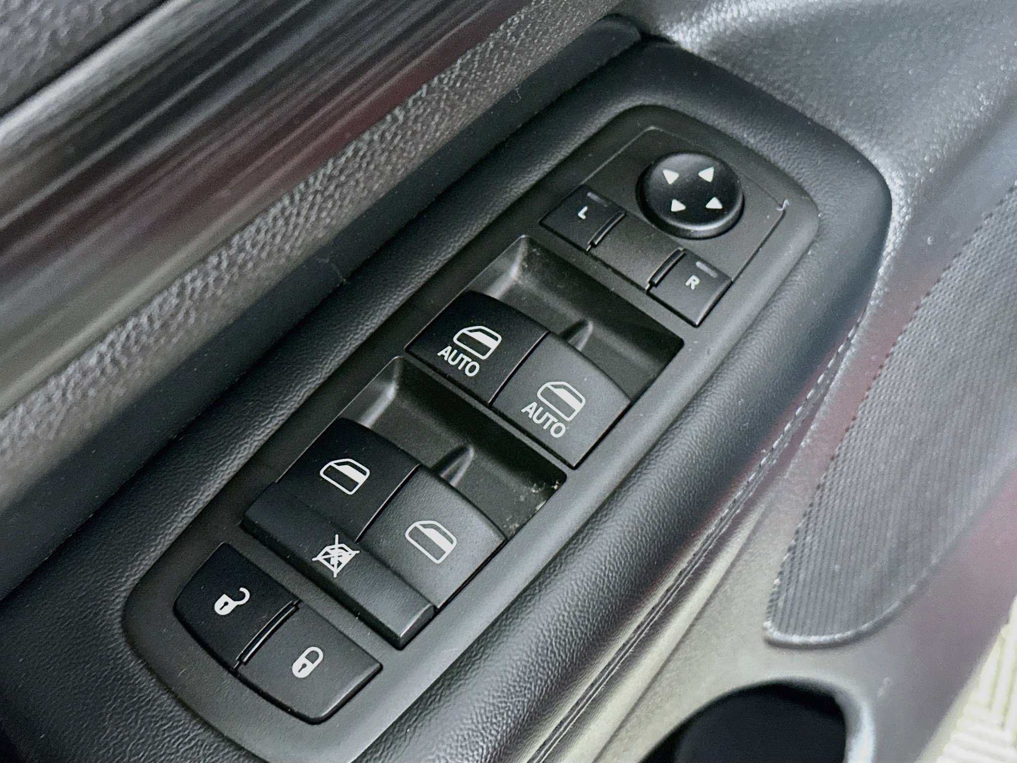 Used 2021 Jeep Grand Cherokee Laredo X AWD/4WD image 18