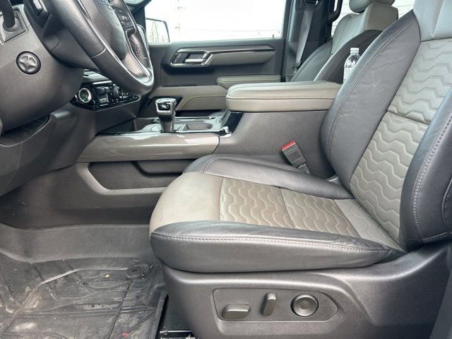 Used 2025 Chevrolet Silverado 1500 ZR2 image 11