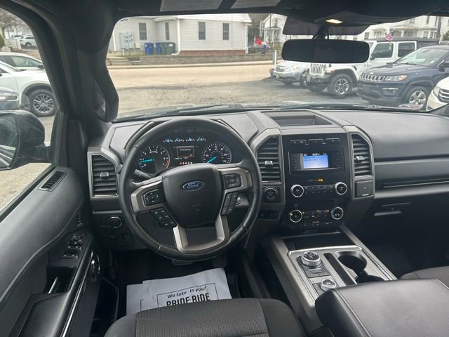 Used 2018 Ford Expedition XLT image 15