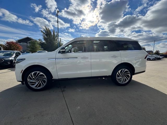 New 2025 Lincoln Navigator Reserve image 5