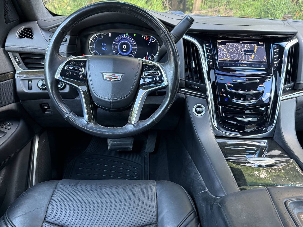 Used 2017 Cadillac Escalade ESV Platinum AWD/4WD image 18