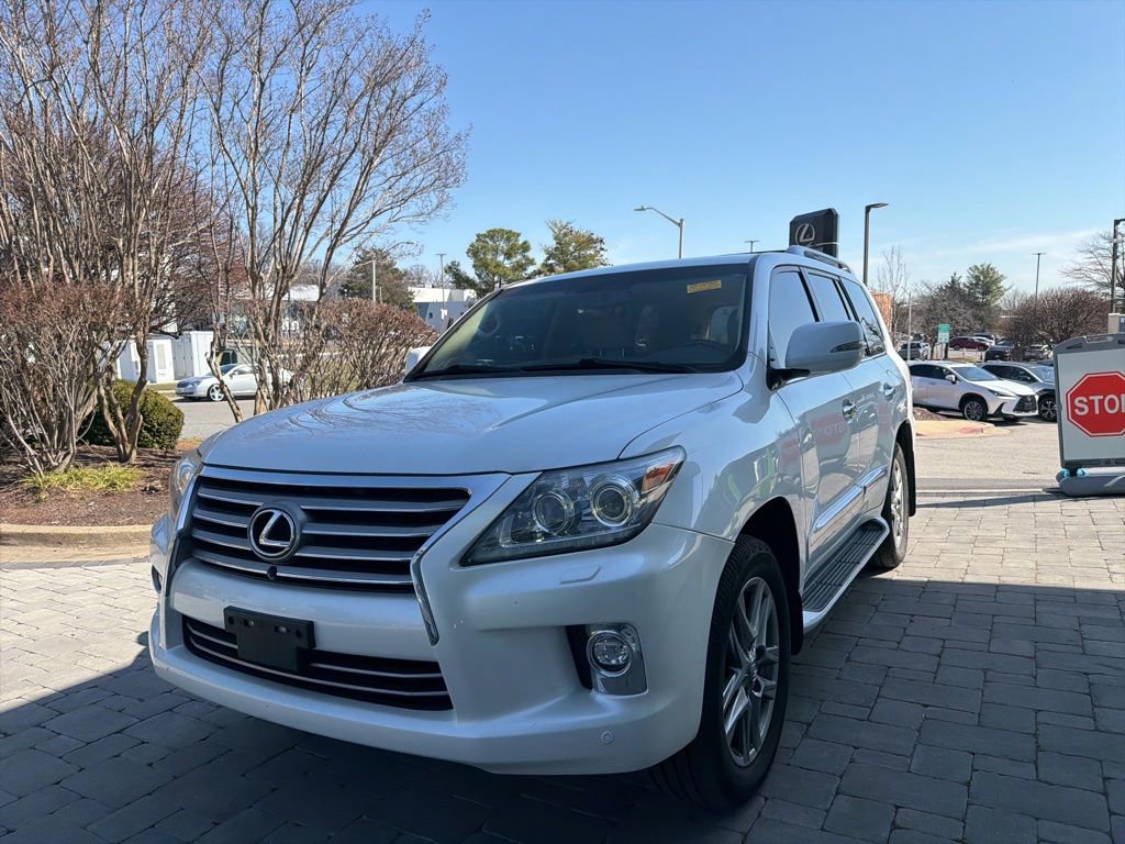 Used 2015 Lexus LX 570 4WD w/ Luxury Package image 29