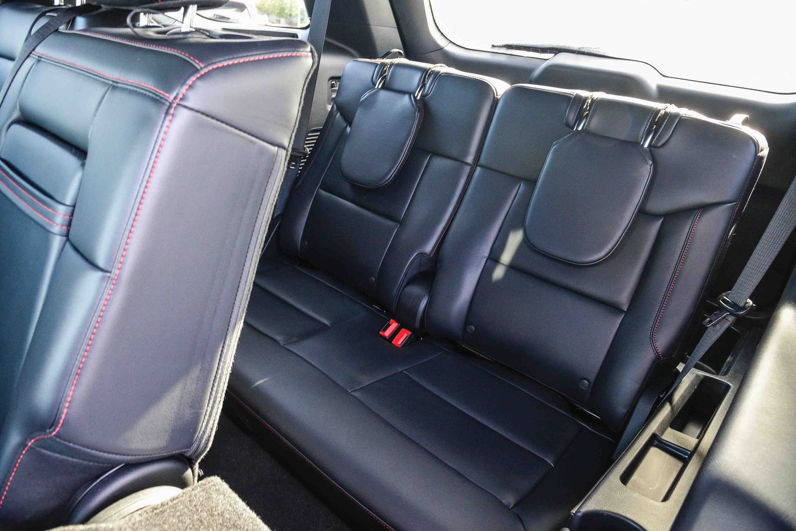 Used 2025 Ford Explorer ST-Line w/ Premium Package image 18