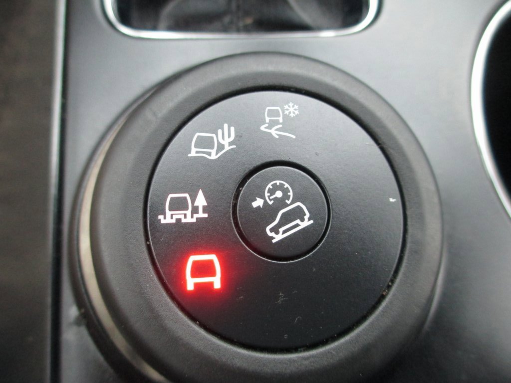 Used 2018 Ford Explorer XLT w/ Equipment Group 202A image 26