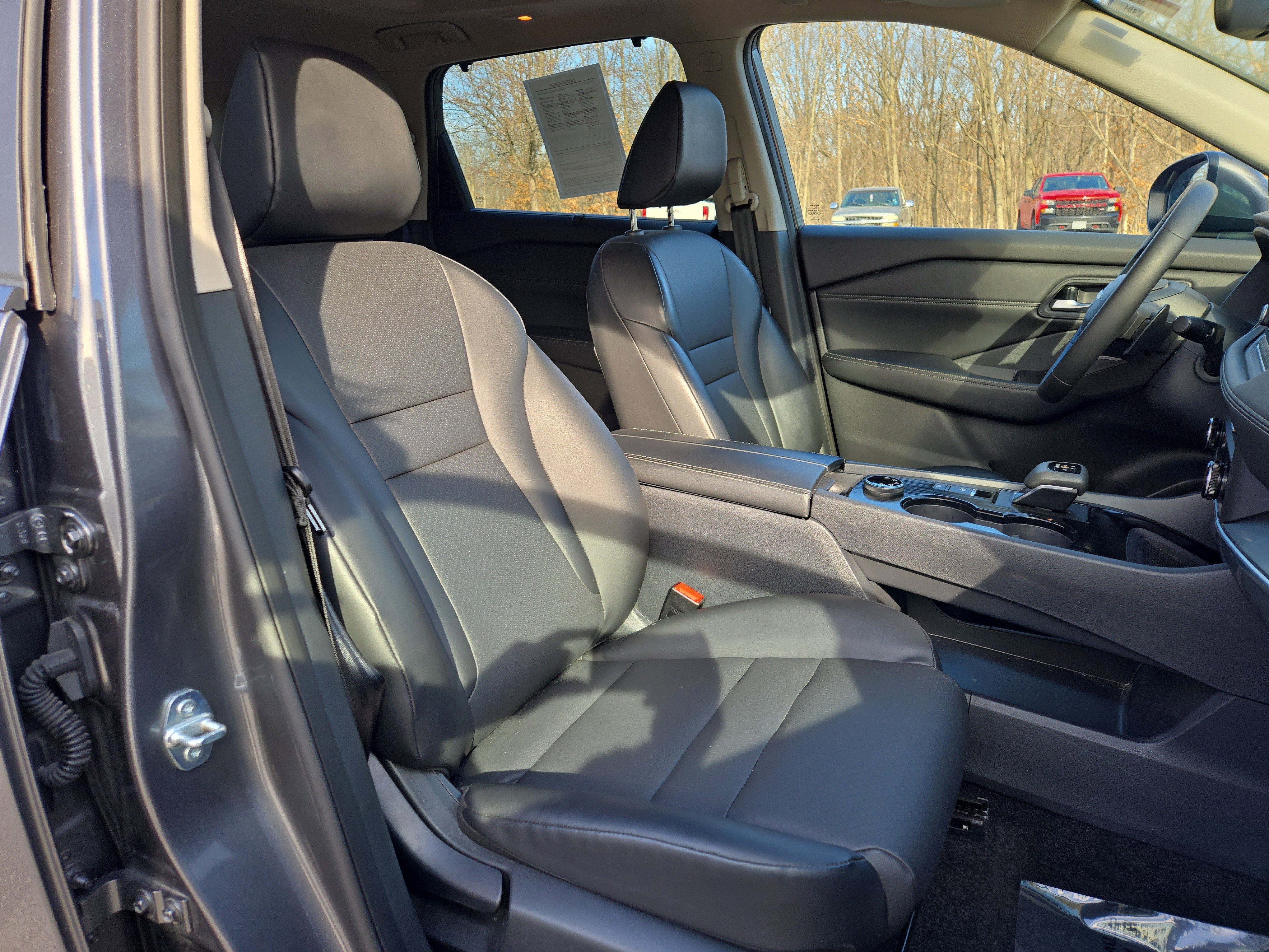 Certified 2025 Nissan Rogue SV w/ SV Premium Package image 25