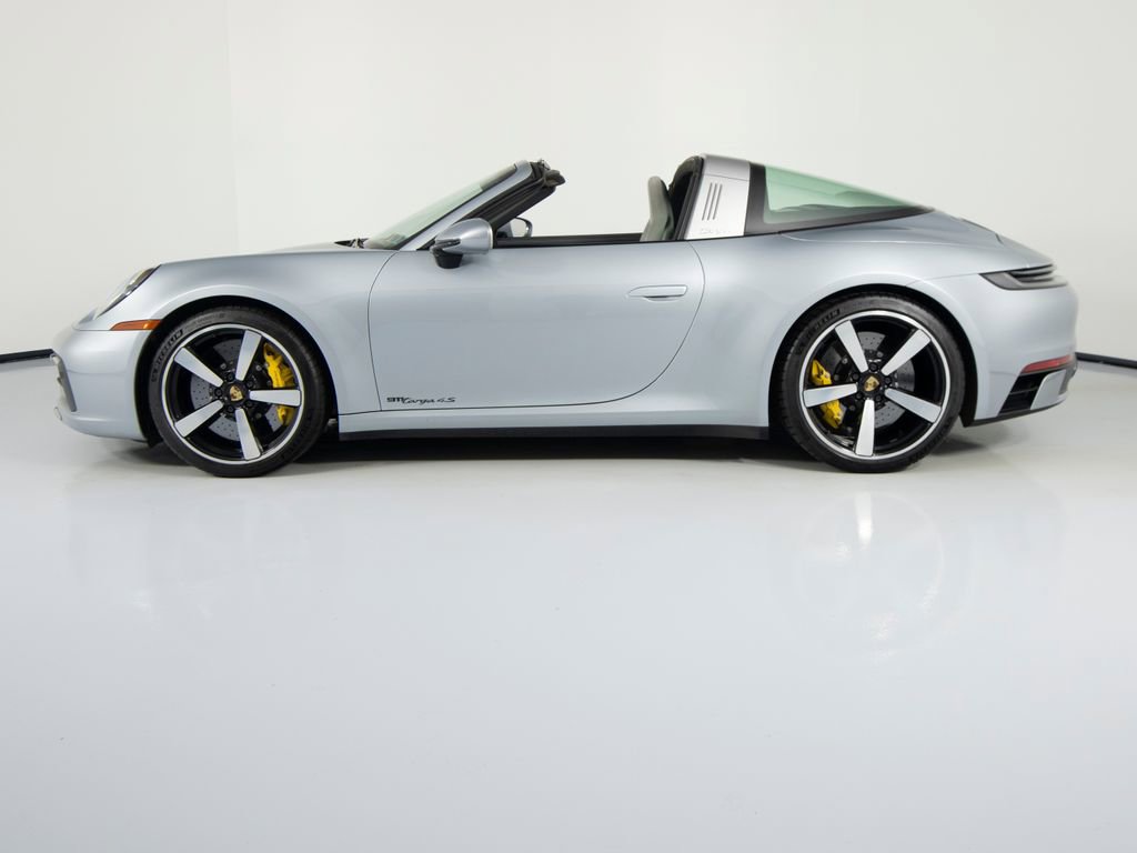 Certified 2022 Porsche 911 Targa 4S AWD/4WD image 2
