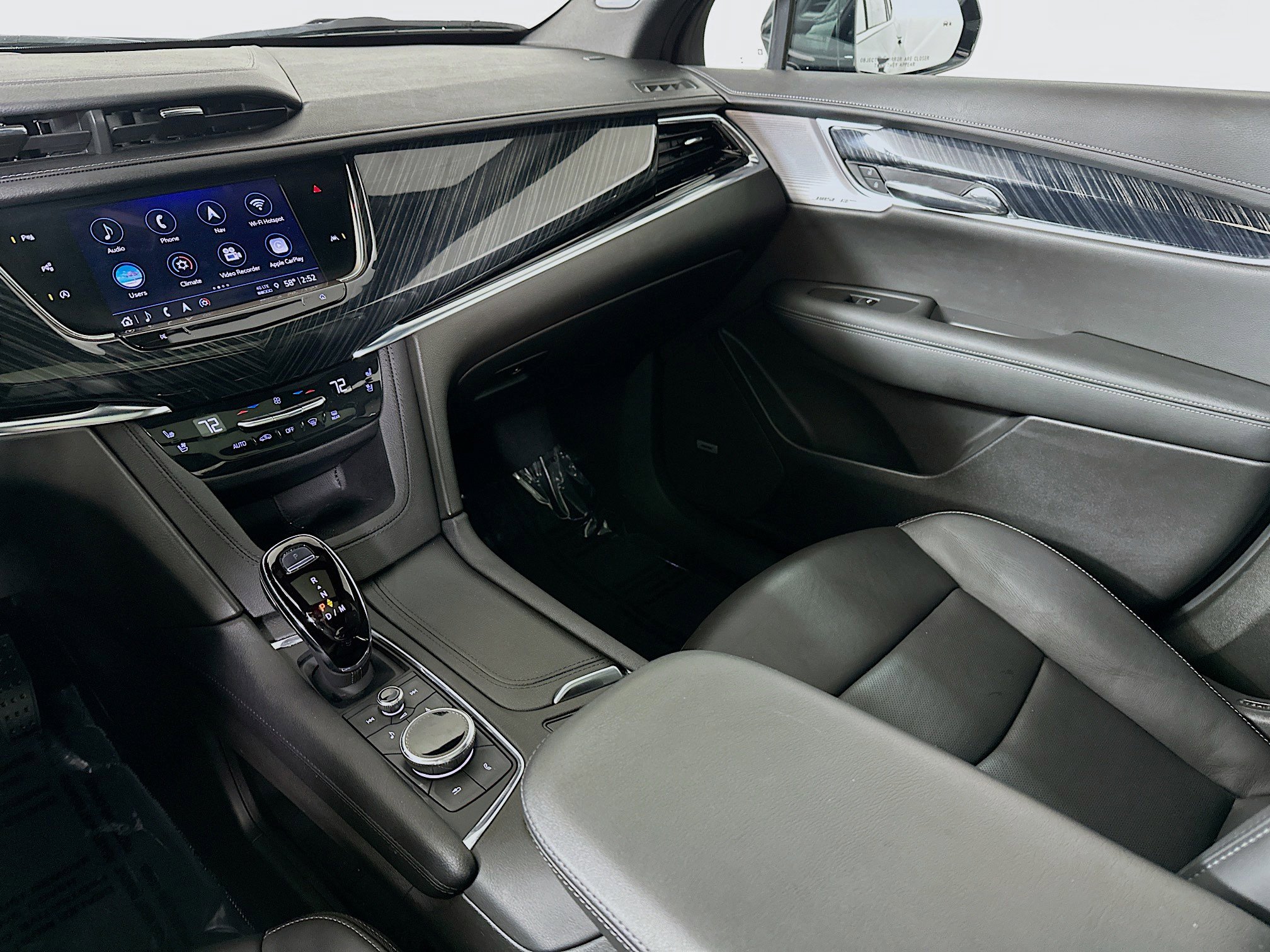 Used 2022 Cadillac XT6 Premium Luxury w/ Technology Package image 24