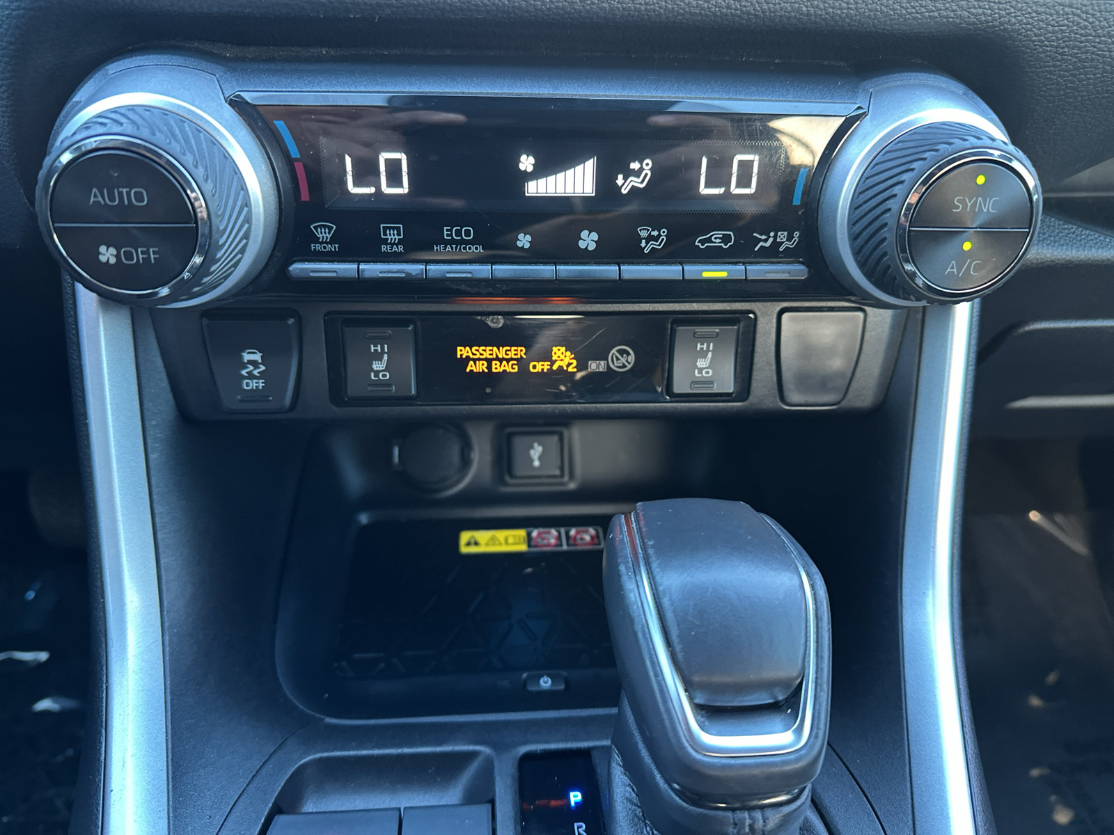 Used 2022 Toyota RAV4 XSE AWD/4WD image 30