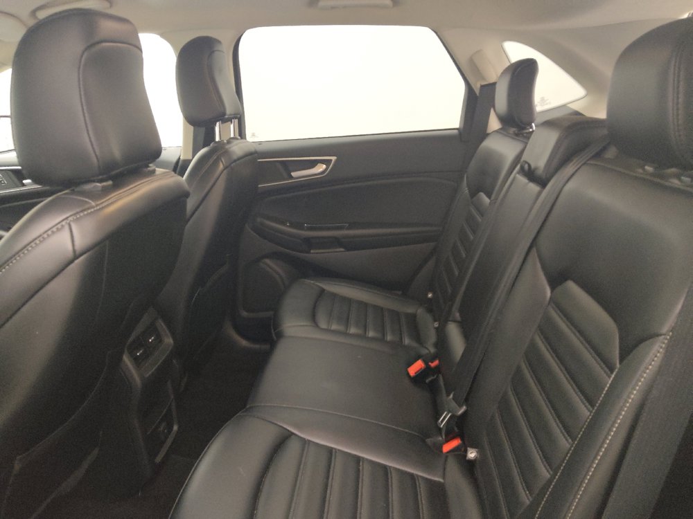 Used 2020 Ford Edge SEL FWD image 18