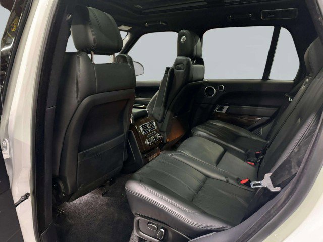 Used 2015 Land Rover Range Rover Supercharged image 34