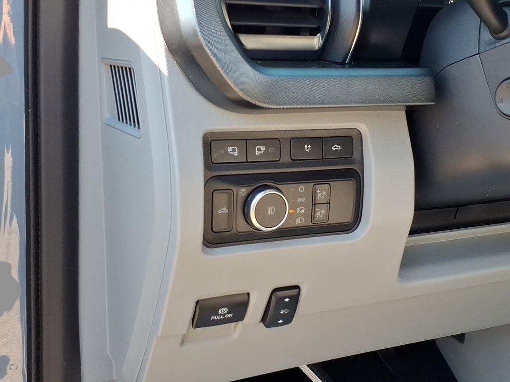 Used 2024 Ford F250 Limited w/ FX4 Off-Road Package AWD/4WD image 19