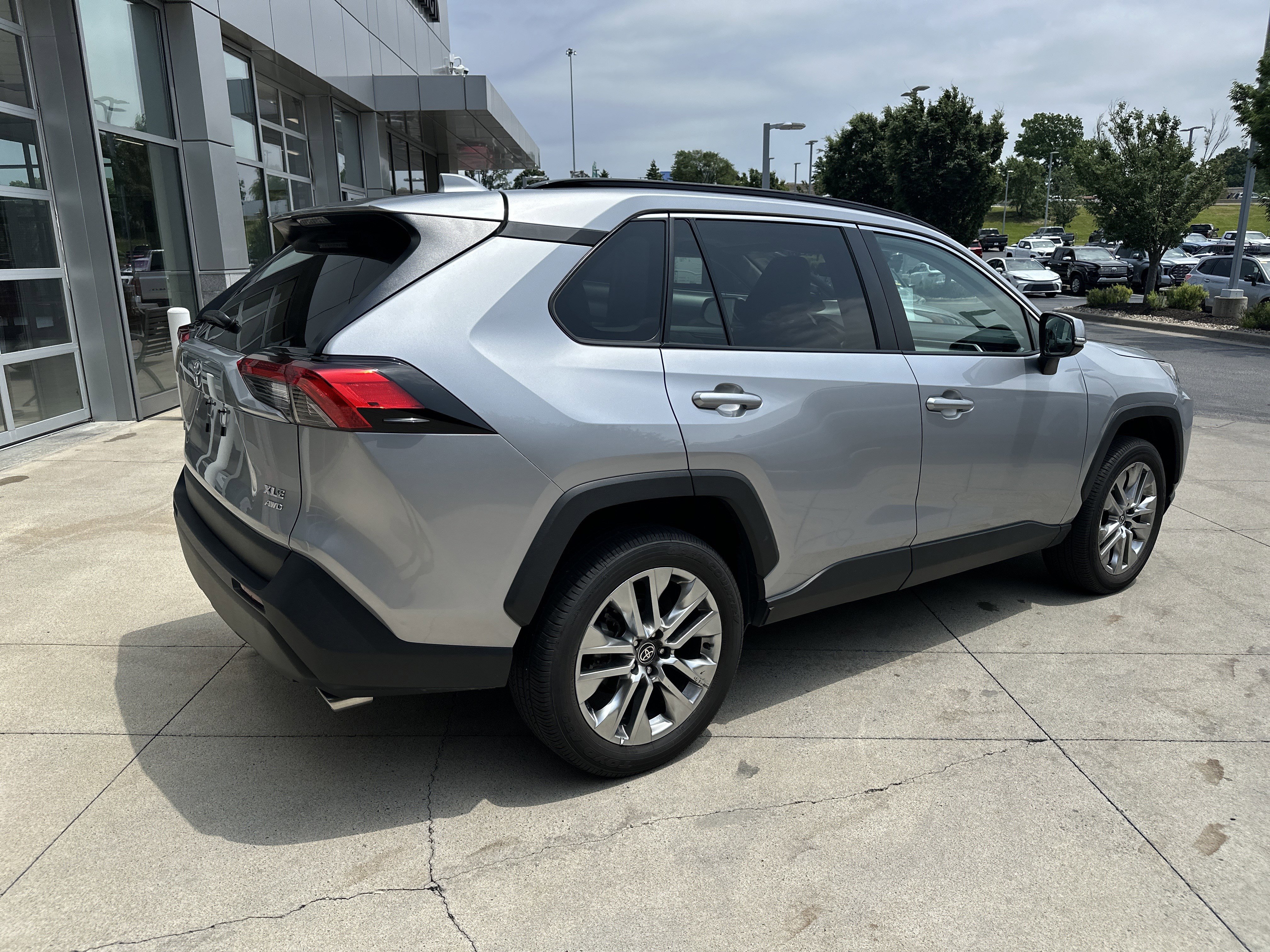 Used 2024 Toyota RAV4 XLE Premium w/ Weather Package AWD/4WD image 6
