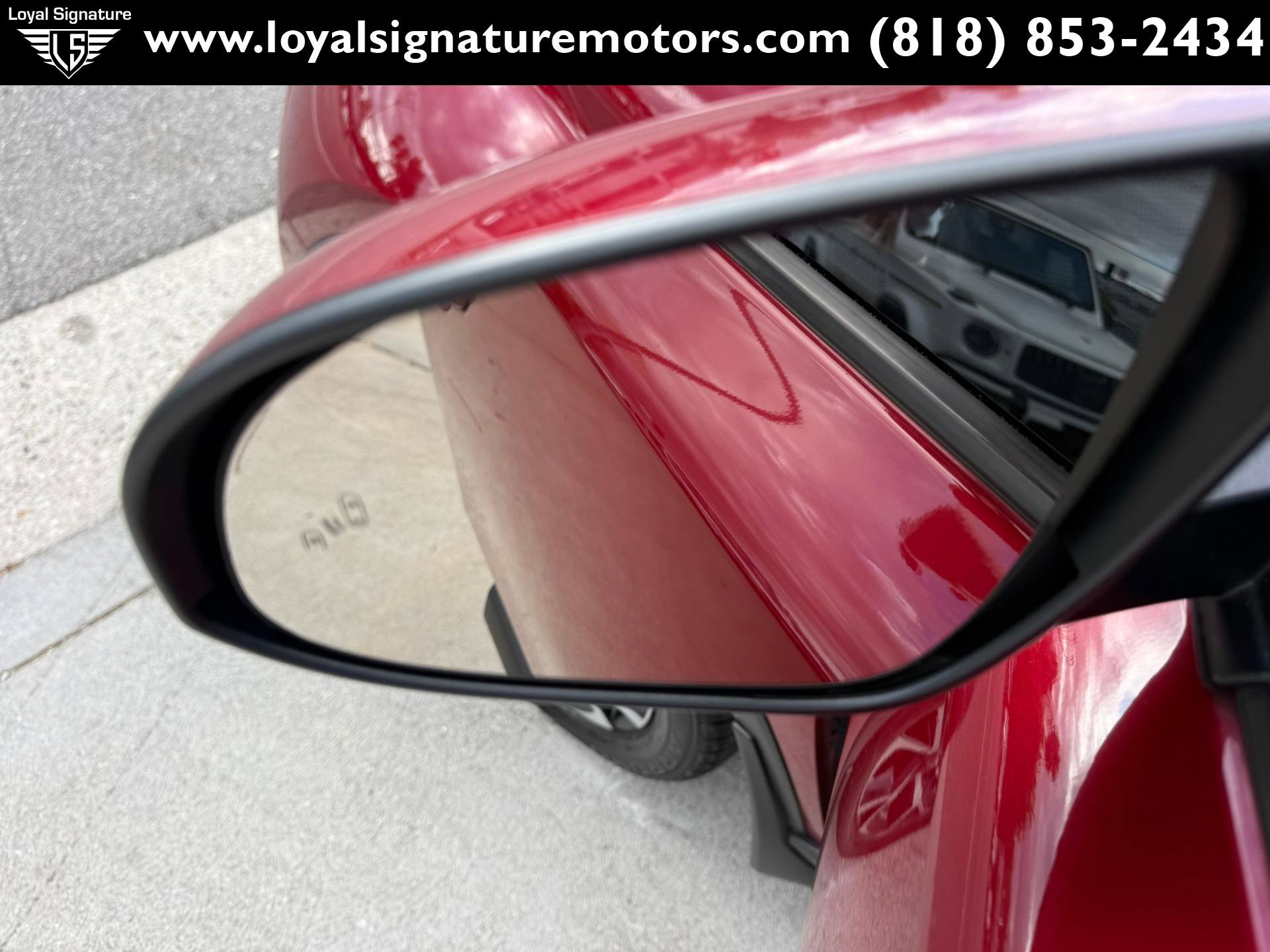 Used 2019 Toyota C-HR XLE FWD image 18