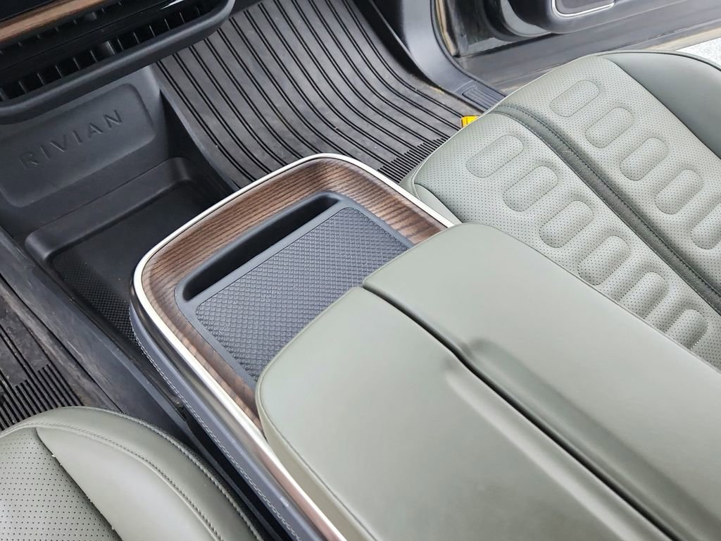 Used 2023 Rivian R1S Adventure image 32