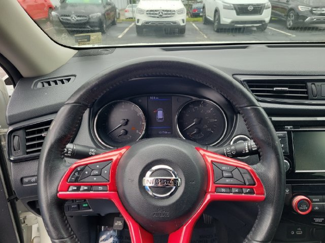 Used 2018 Nissan Rogue SV FWD image 25