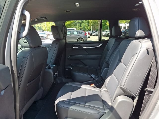 Used 2026 GMC Acadia Elevation w/ Elevation Premium Package FWD image 10